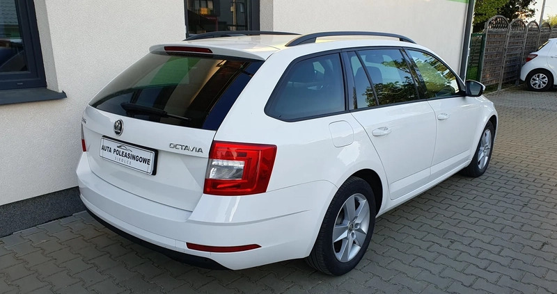 Skoda Octavia cena 37300 przebieg: 196000, rok produkcji 2019 z Augustów małe 277